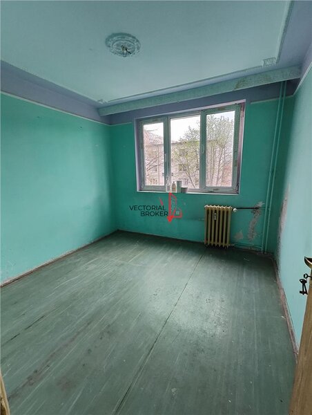 Titan, Piata Minis, 3 camere decomandat, etaj intermediar, zona linistita